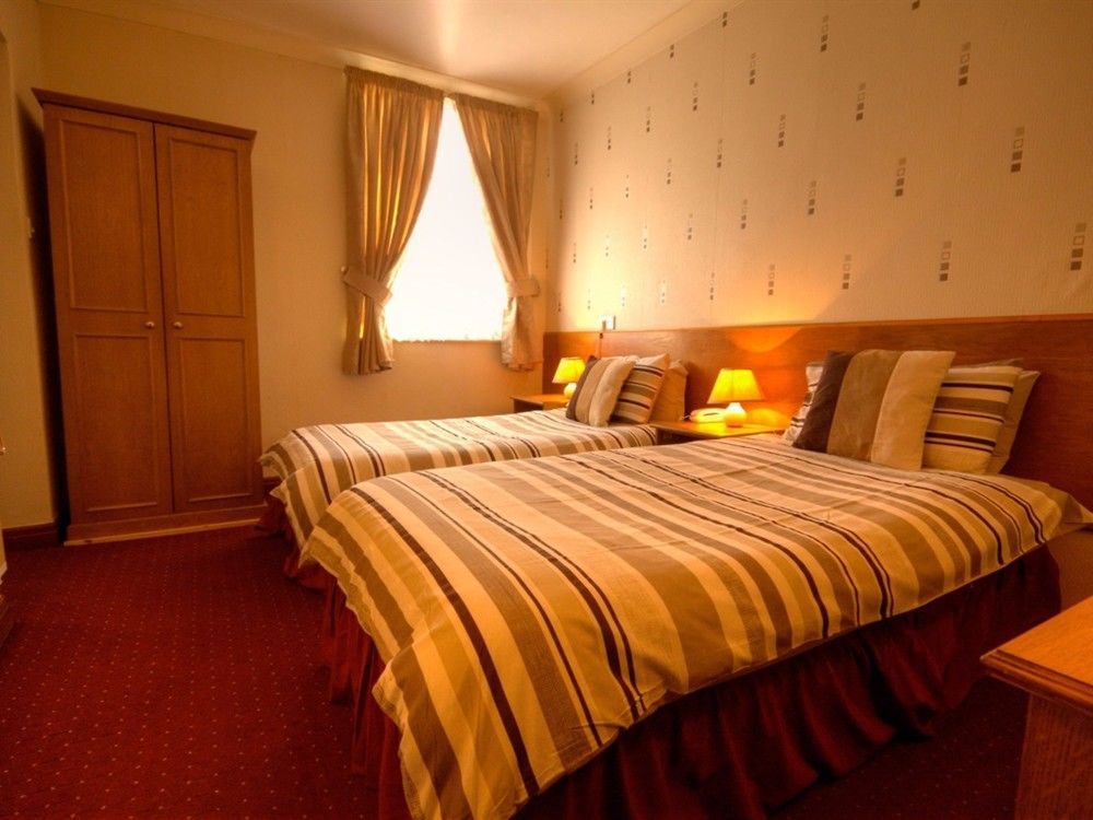 The Dickens Bar & Bed and breakfast Scarborough